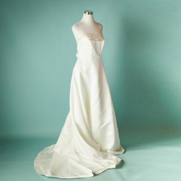 Casablanca Bridal Dresses & Skirts - NWT Casablanca 14 Classic Sweetheart Wedding Gown